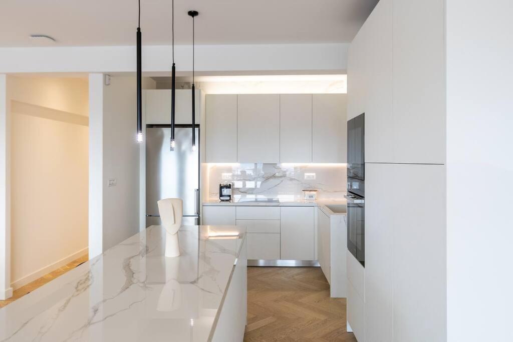 Stunning Riviera 3 Bd *